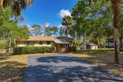 110 10th St SE, Naples, FL 34117