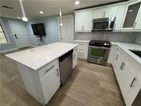 Kitchen - 5344 Treetops Dr #E-2, Naples, FL 34113 photo 4 of 4