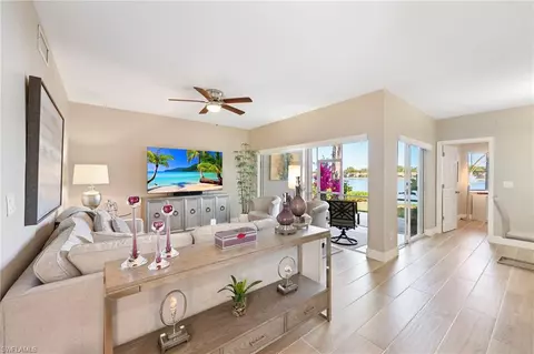 2761 Citrus Lake Dr #H102, Naples, FL 34109