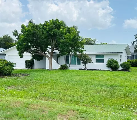 4937 Royal Palm Dr, Estero, FL 33928