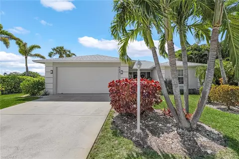 934 Charlemagne Blvd, Naples, FL 34112