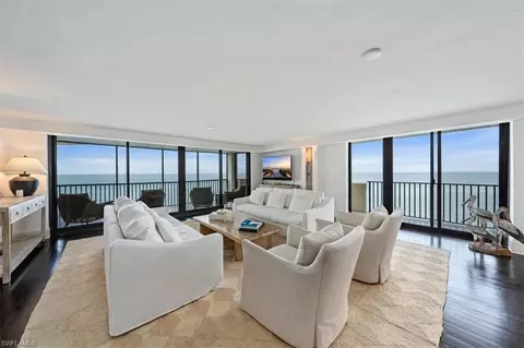 10951 Gulf Shore Dr #1105, Naples, FL 34108