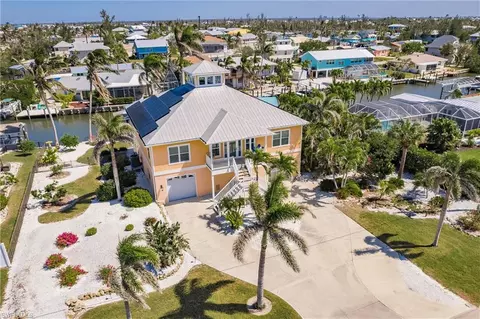 3704 Bayview Ave, Saint James City, FL 33956