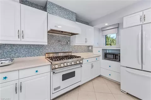 Kitchen - 10455 Keewaydin, Naples, FL 34113 photo 3 of 3
