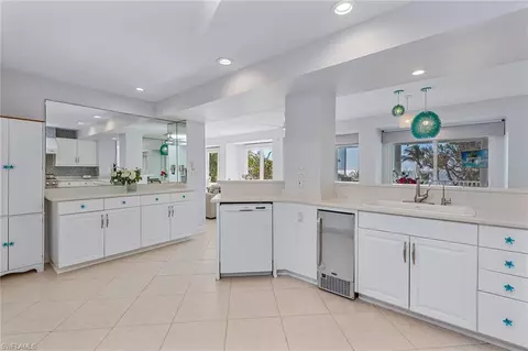 Kitchen - 10455 Keewaydin, Naples, FL 34113 photo 2 of 3