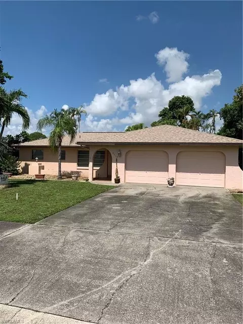 4709 Vinsetta Ave, North Fort Myers, FL 33903