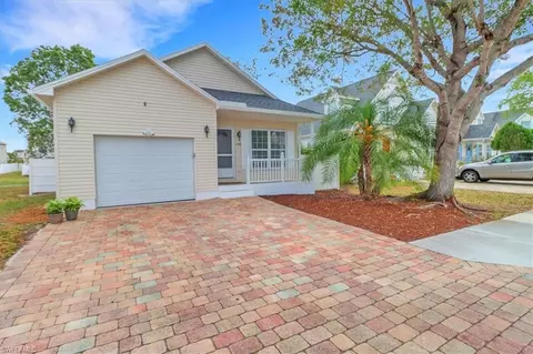 238 Leawood Cir, Naples, FL 34104