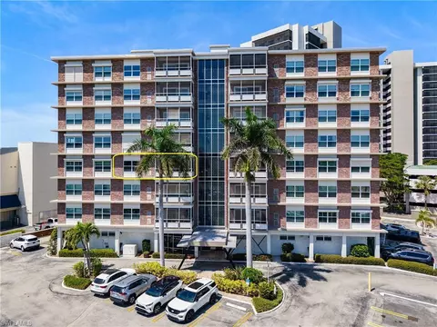 2350 W First St #403, Fort Myers, FL 33901