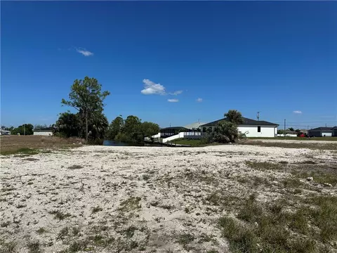 2111 NE 41st St, Cape Coral, FL 33909