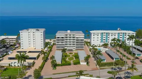 1977 Gulf Shore Blvd N #305, Naples, FL 34102