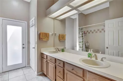 Bath - 2024 Imperial Cir, Naples, FL 34110 photo 2 of 6