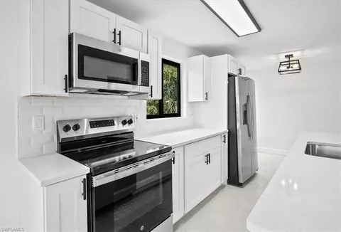 3655 Hibiscus Ave, Naples, FL 34104 photo 13