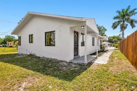 3655 Hibiscus Ave, Naples, FL 34104 photo 4