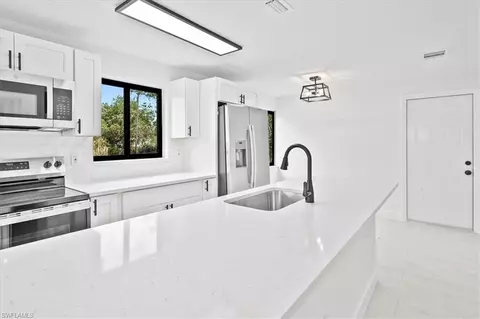 3655 Hibiscus Ave, Naples, FL 34104 photo 14