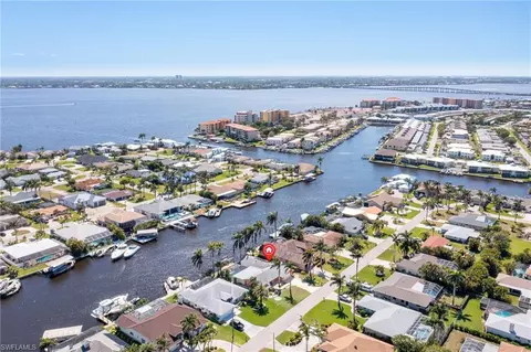 3913 SE 19th Ave, Cape Coral, FL 33904
