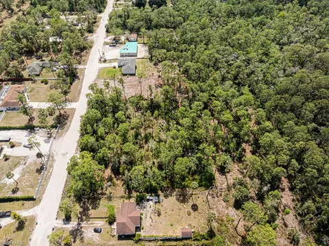 Nnn Della Dr, Naples, FL 34117 photo 2