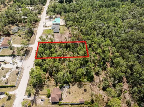 Nnn Della Dr, Naples, FL 34117 photo 4