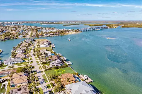 1457 Butterfield Ct, Marco Island, FL 34145