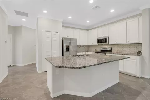 9108 Glenforest Dr, Naples, FL 34120