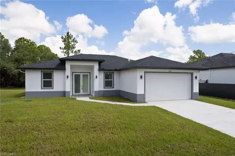 2711 26th St W, Lehigh Acres, FL 33971