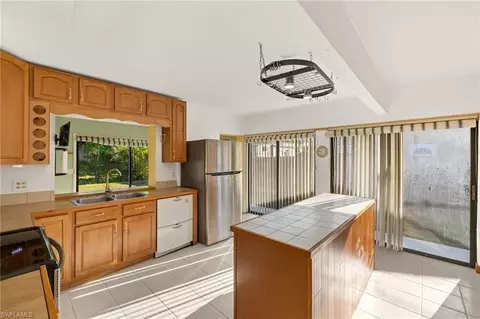 Kitchen - 4341 17th Ave SW, Naples, FL 34116 photo 2 of 4