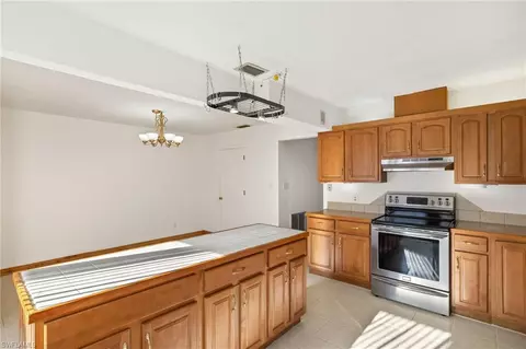 Kitchen - 4341 17th Ave SW, Naples, FL 34116 photo 3 of 4