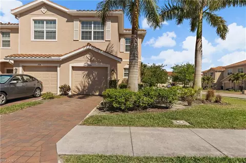 2694 Citrus St, Naples, FL 34120