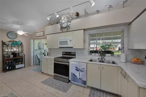Kitchen - 20720 Andiron Pl, Estero, FL 33928 photo 2 of 2