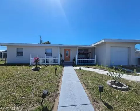 858 Conreid Dr NE, Port Charlotte, FL 33952