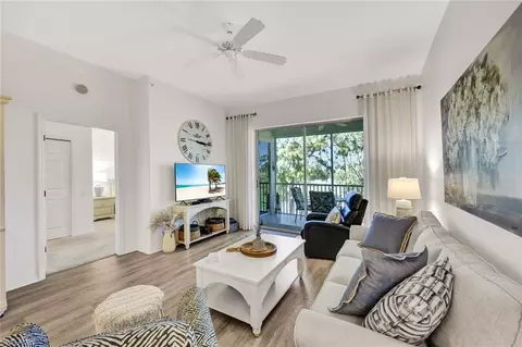 8239 Parkstone Pl #4-305, Naples, FL 34120
