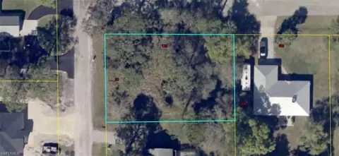1111 Woods Dr, Labelle, FL 33935