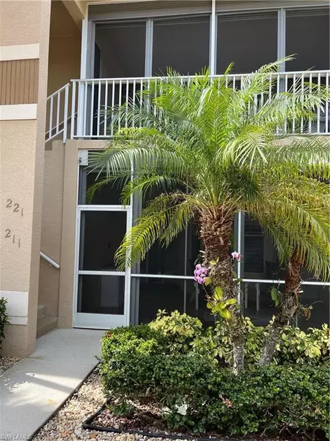 8605 Naples Heritage Dr #2, Naples, FL 34112