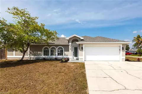 8189 Cypress Dr N, Fort Myers, FL 33967