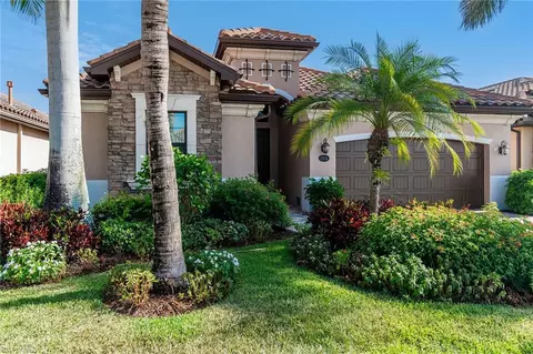 2938 Aviamar Cir, Naples, FL 34114