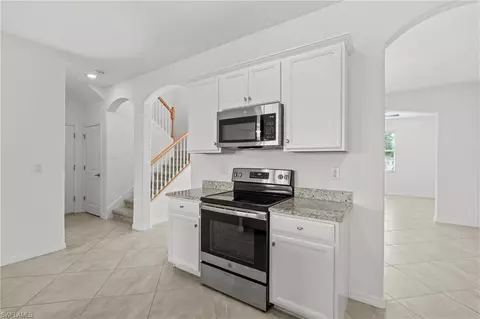 Kitchen - 2111 Hamlin St, Naples, FL 34120 photo 5 of 5