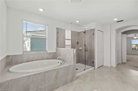 Bath - 2111 Hamlin St, Naples, FL 34120 photo 1 of 3