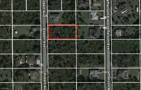 918 Robert Ave, Lehigh Acres, FL 33936
