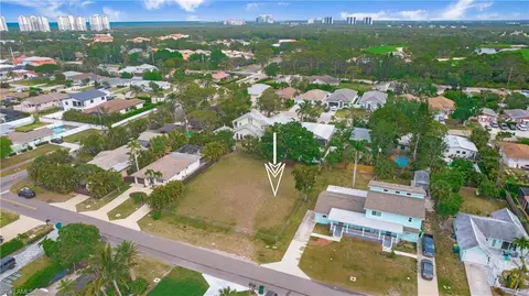 713 109th Ave N, Naples, FL 34108