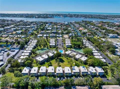 1549 Sandpiper St #66, Naples, FL 34102
