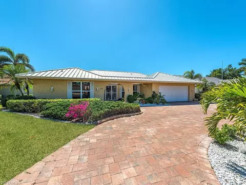 226 Torrey Pines Pt, Naples, FL 34113