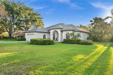 7037 Mill Run Cir, Naples, FL 34109