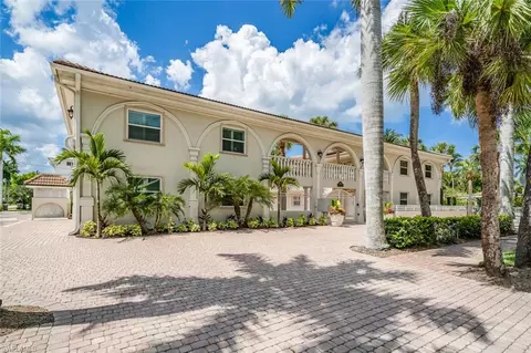 980 7th Ave S #206, Naples, FL 34102