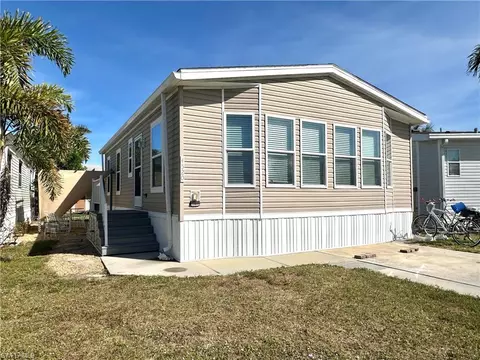 4520 Split Log Ln E, Estero, FL 33928 photo 2