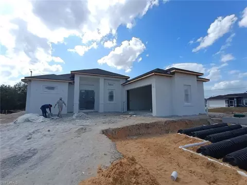 807 Zehra Ave N, Lehigh Acres, FL 33971