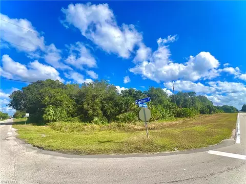 1001 Sentinela Blvd, Lehigh Acres, FL 33974