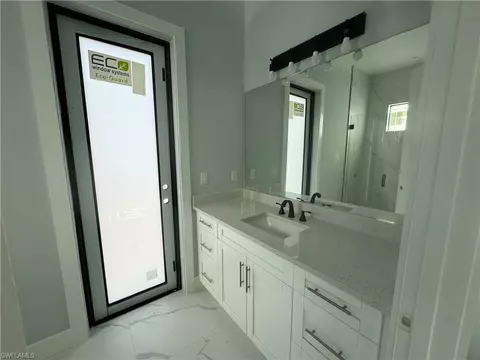Bath - 2811 36th Ave SE, Naples, FL 34117 photo 3 of 4