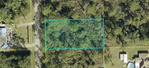 2010 Columbus Ave, Alva, FL 33920