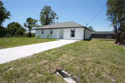 626 Hobart Ave S, Lehigh Acres, FL 33974