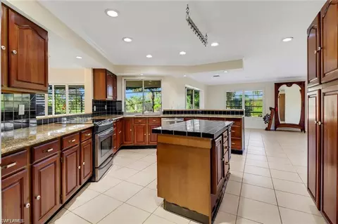 449 Cypress Way E, Naples, FL 34110 photo 6