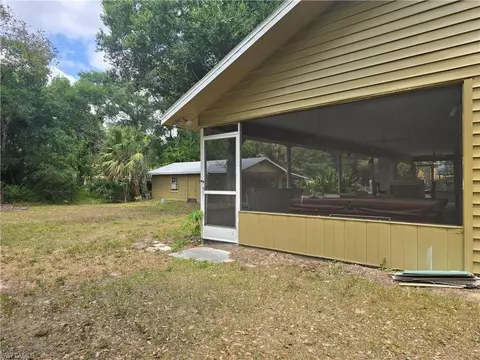 140 S Davis St, Labelle, FL 33935 photo 8